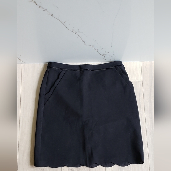 Skies Are Blue Dresses & Skirts - Skies Are Blue Skirt Womens M Black Scalloped Hem Mini